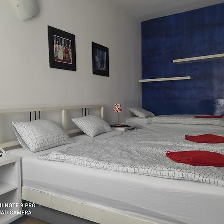 Apartment Maximilian Bratislava Buitenkant foto