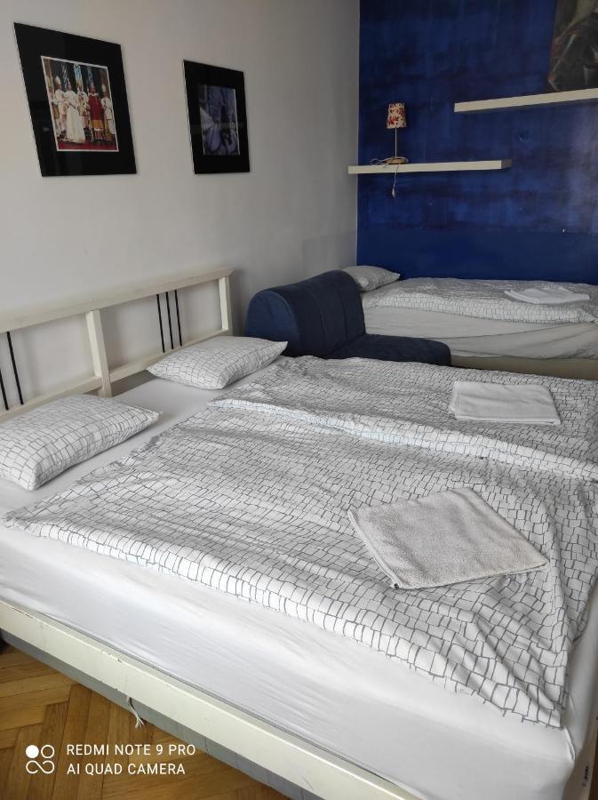 Apartment Maximilian Bratislava Buitenkant foto