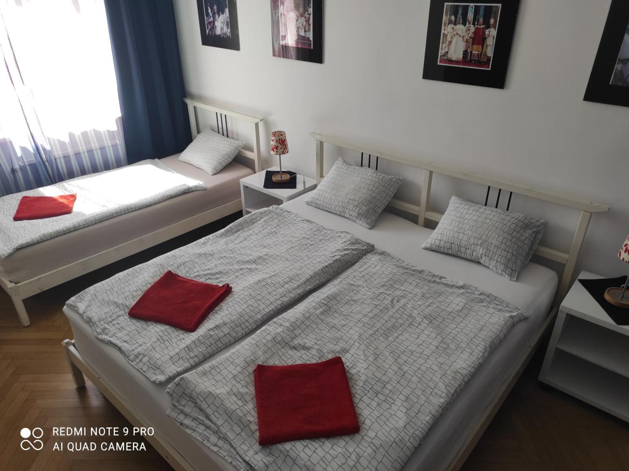 Apartment Maximilian Bratislava Buitenkant foto