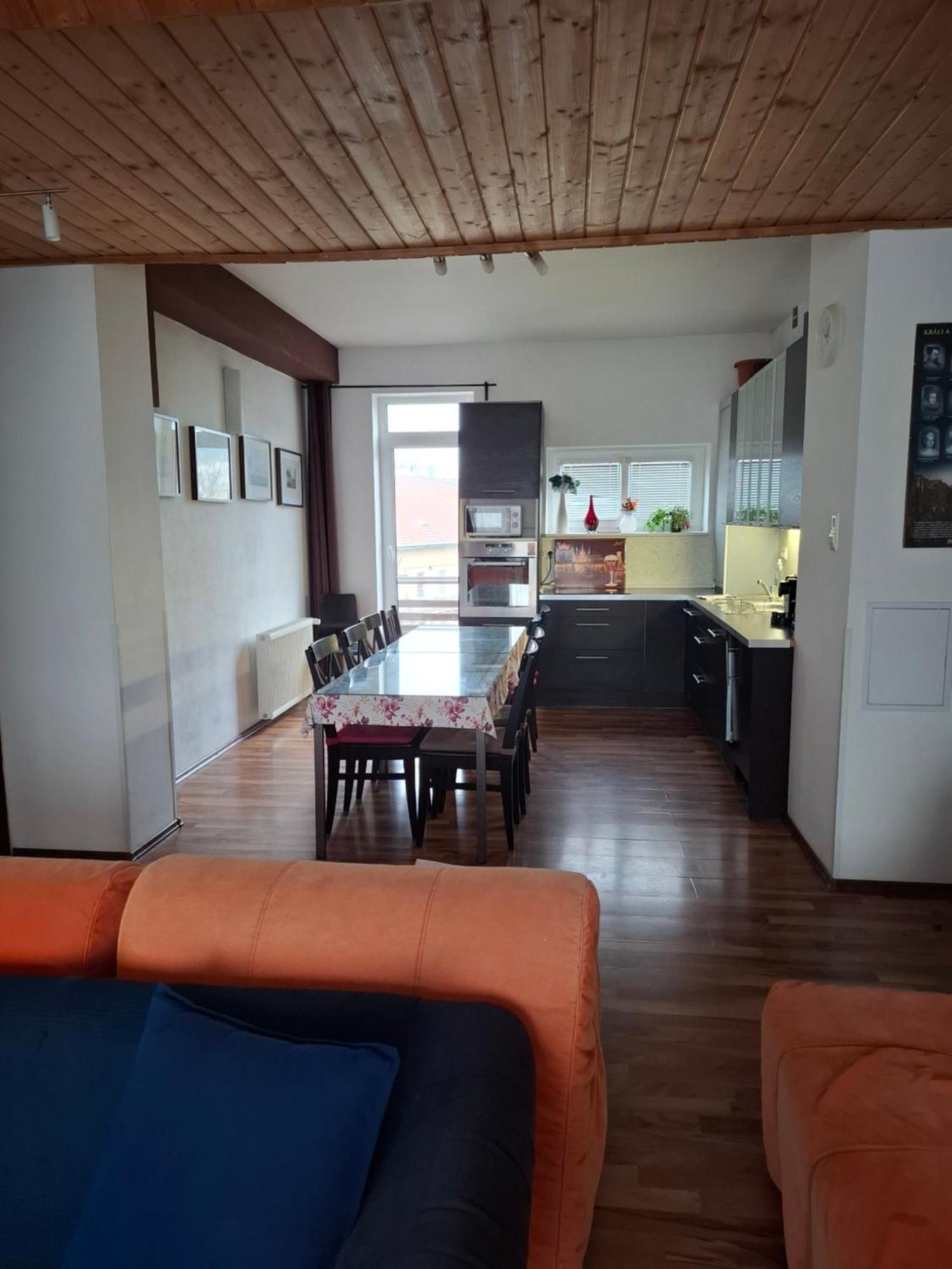 Apartment Maximilian Bratislava Buitenkant foto