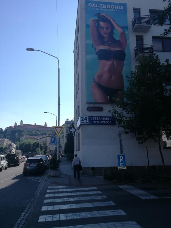 Apartment Maximilian Bratislava Buitenkant foto