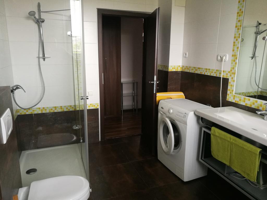 Apartment Maximilian Bratislava Buitenkant foto