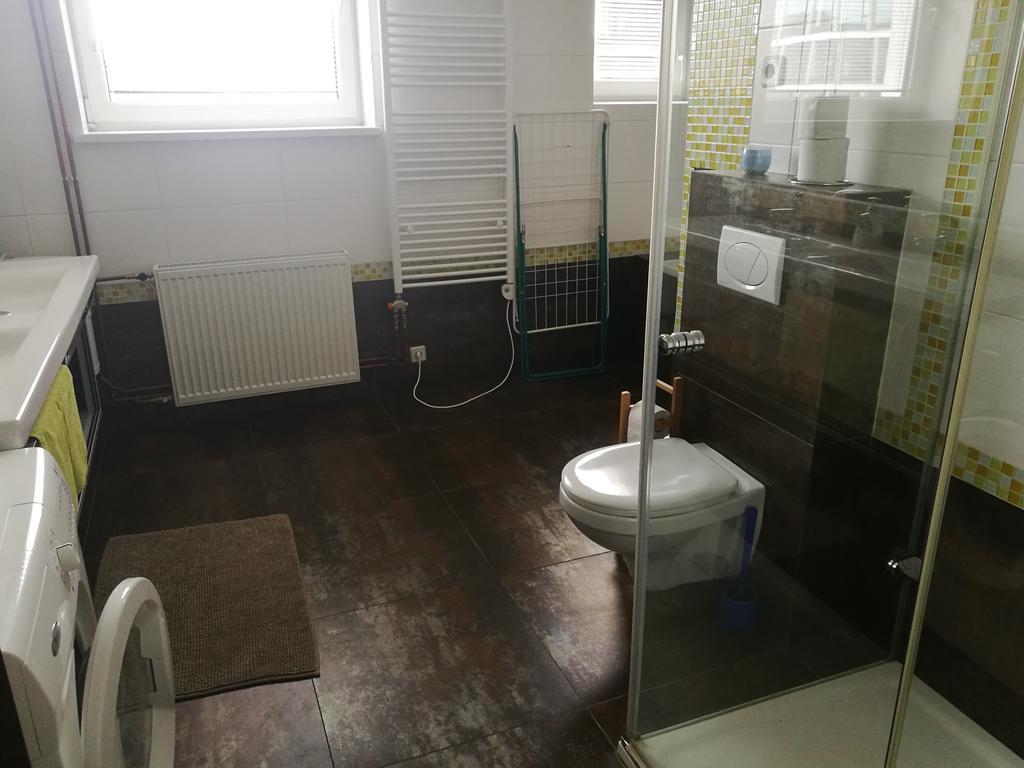 Apartment Maximilian Bratislava Buitenkant foto
